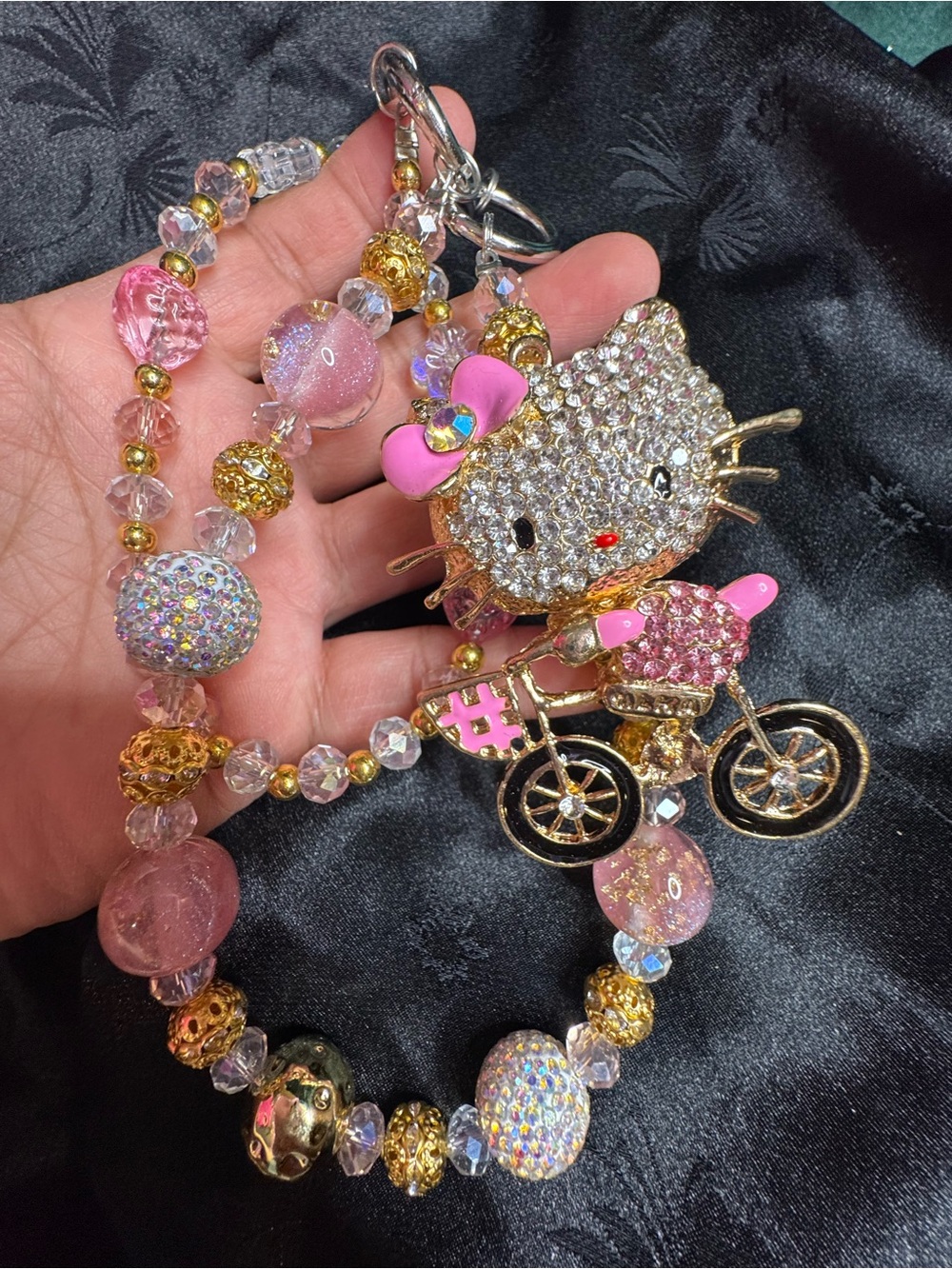 hello kitty keychain or phone holder luxury style